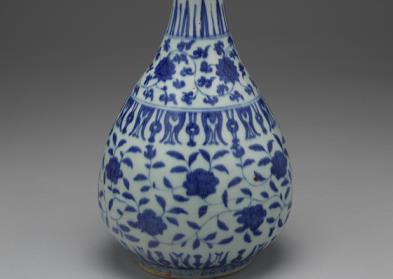 图片[3]-Gall-bladder-shaped vase with floral scrolls in underglaze blue, Ming dynasty, Jiajing reign (1522-1566)-China Archive